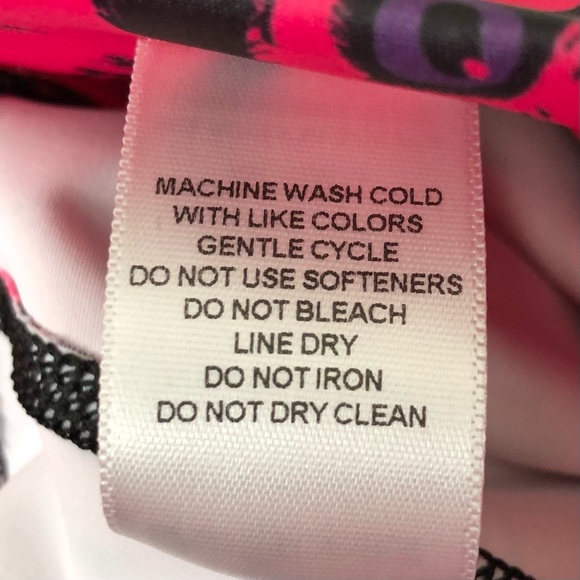 Shebeest Petunia Smitten Kitten Bike Shorts in Hot Magenta Size S - Picture 8 of 12